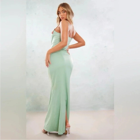 Prettylittlething sage green satin floral Appliqué underwired - Picture 3 of 14
